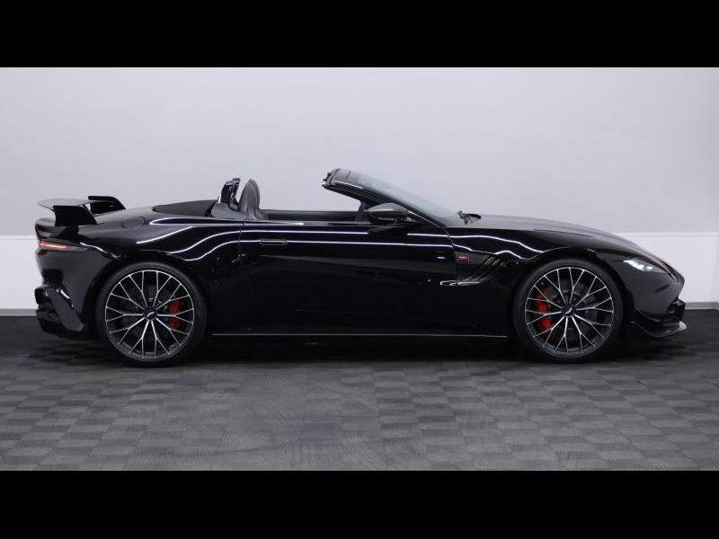 Aston Martin Timeless by Louyet | V8 Vantage