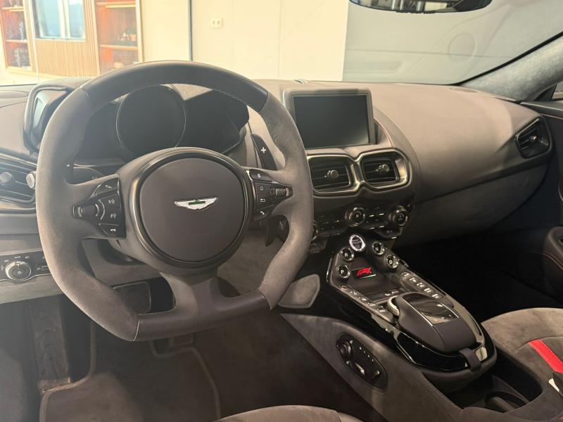 Aston Martin Timeless by Louyet | V8 Vantage