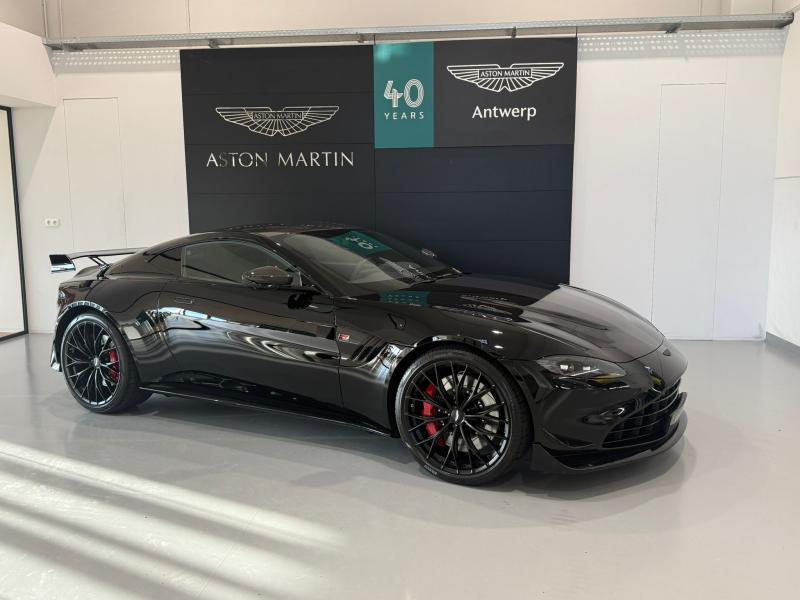 Aston Martin Timeless by Louyet | V8 Vantage