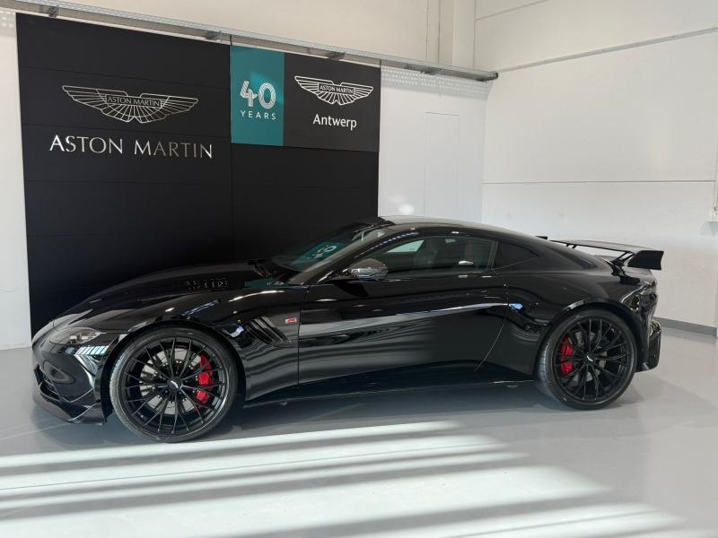 Aston Martin Timeless by Louyet | V8 Vantage