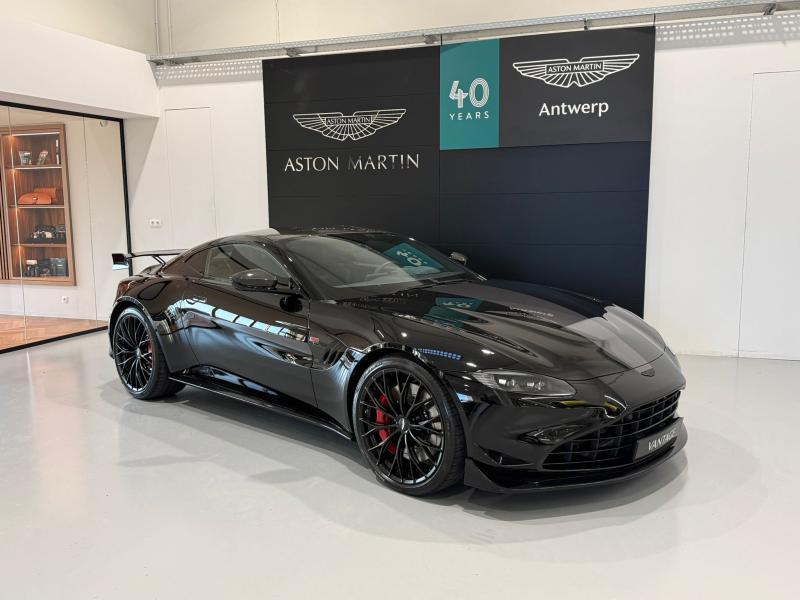 Aston Martin Timeless by Louyet | V8 Vantage