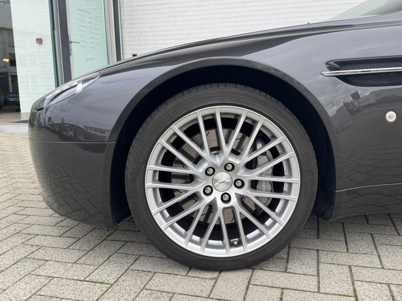Aston Martin Timeless by Louyet | V8 Vantage