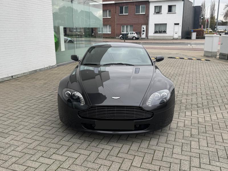 Aston Martin Timeless by Louyet | V8 Vantage