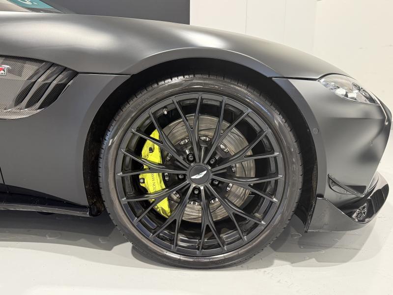 Aston Martin Timeless by Louyet | V8 Vantage