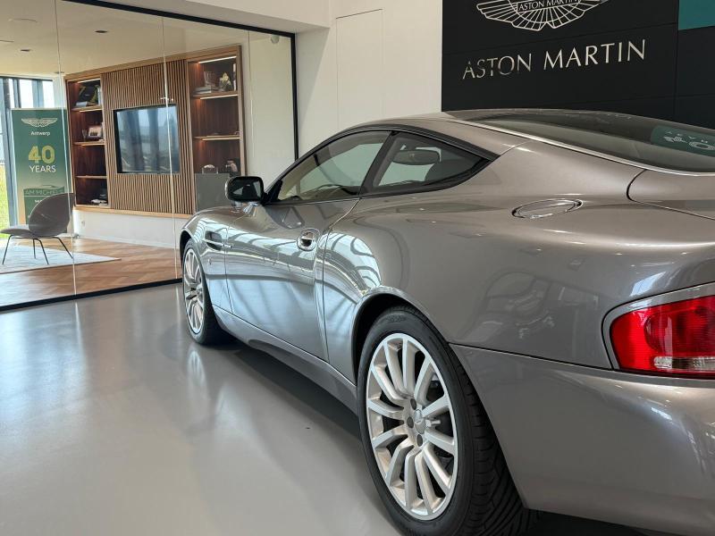 Aston Martin Timeless by Louyet | Vanquish