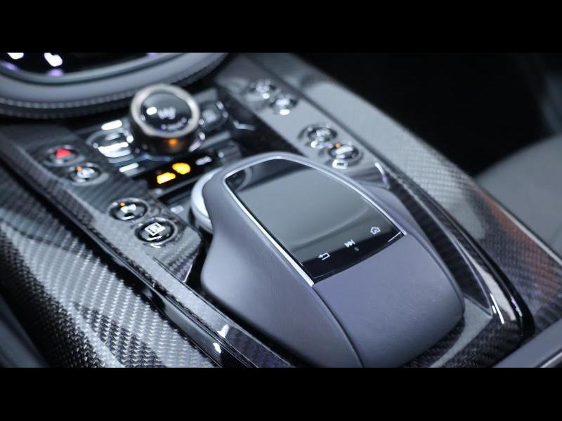 Aston Martin Timeless by Louyet | DBX