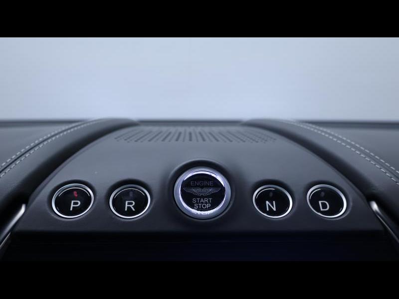Aston Martin Timeless by Louyet | DBX