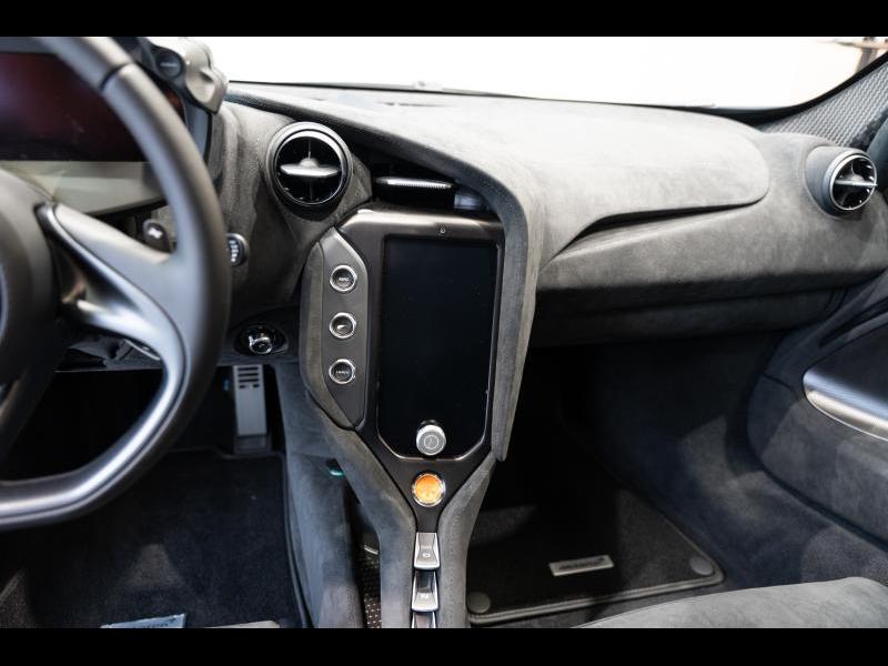 McLaren Qualified Pre-Owned by Louyet