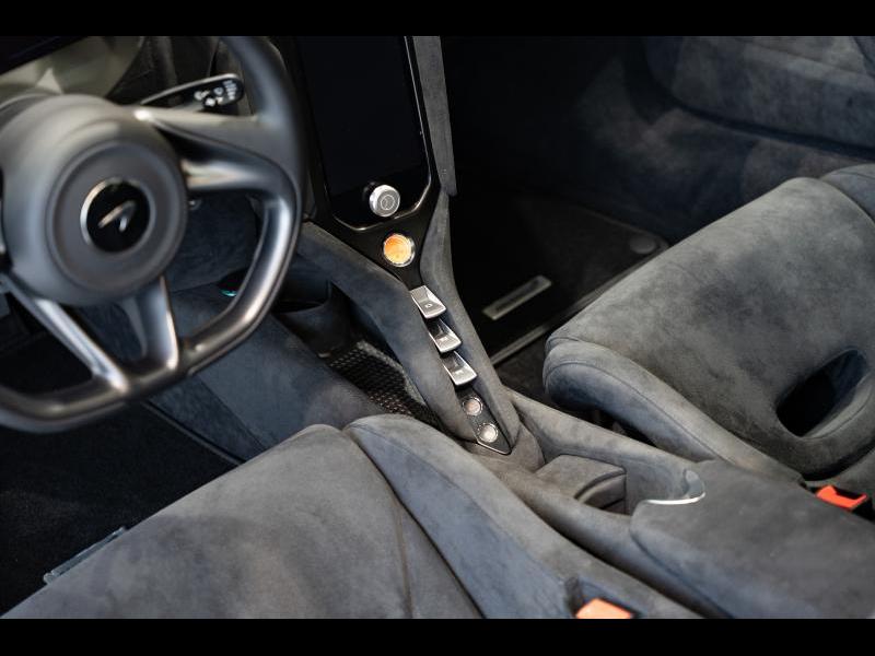 McLaren Qualified Pre-Owned by Louyet