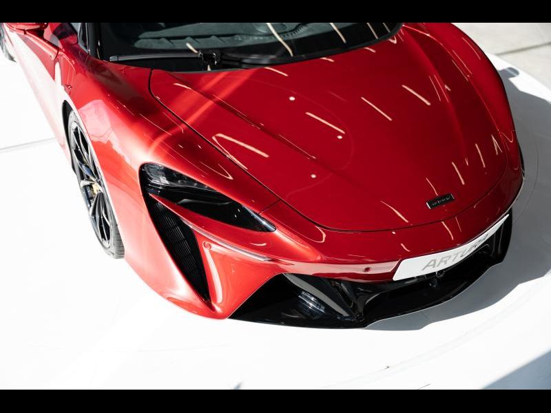 McLaren Qualified Pre-Owned by Louyet
