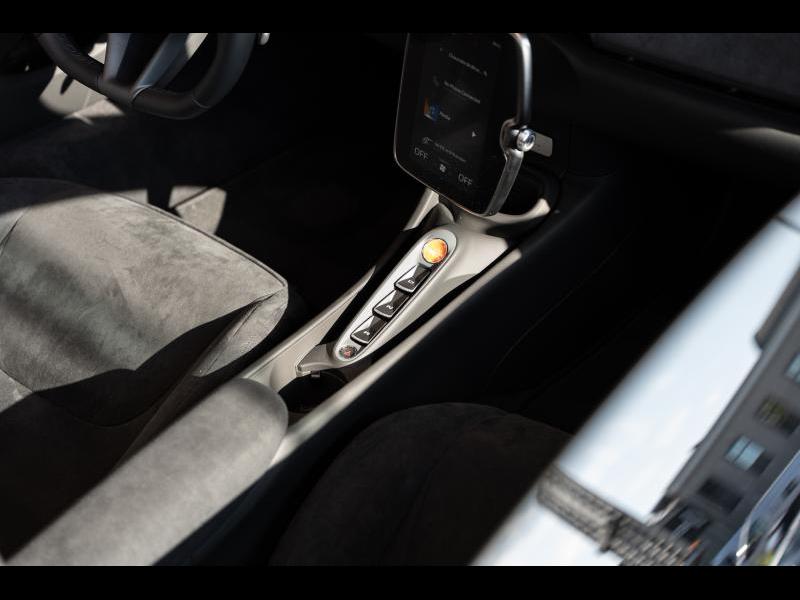 McLaren Qualified Pre-Owned by Louyet