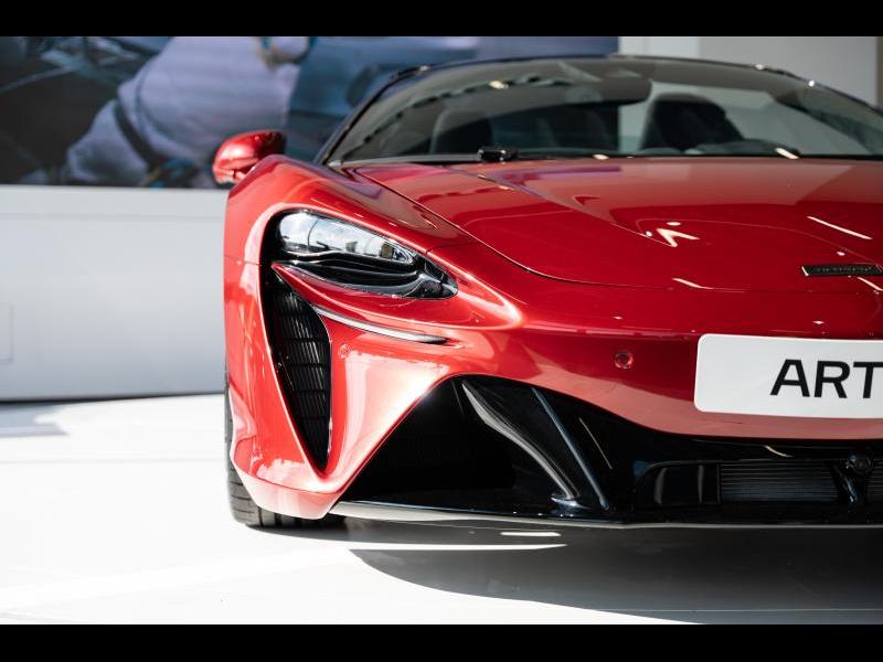 McLaren Qualified Pre-Owned by Louyet