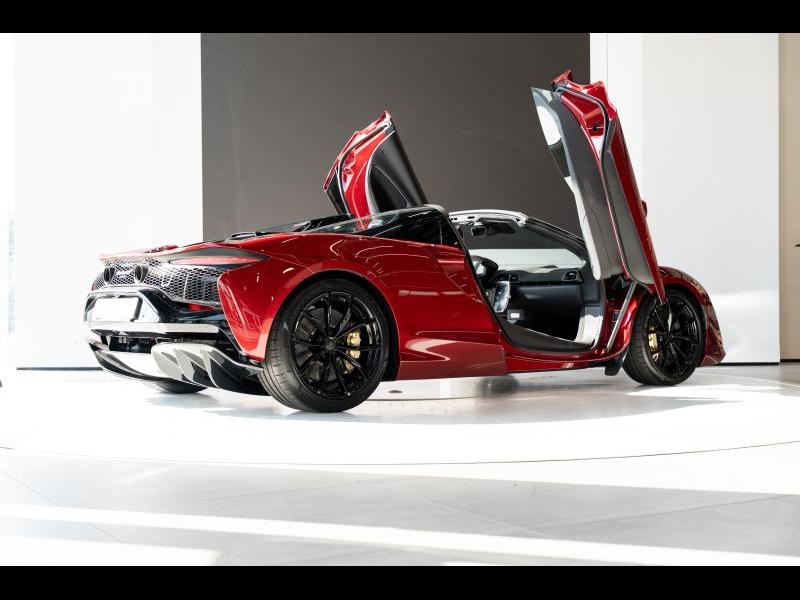 McLaren Qualified Pre-Owned by Louyet