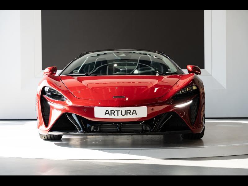 McLaren Qualified Pre-Owned by Louyet