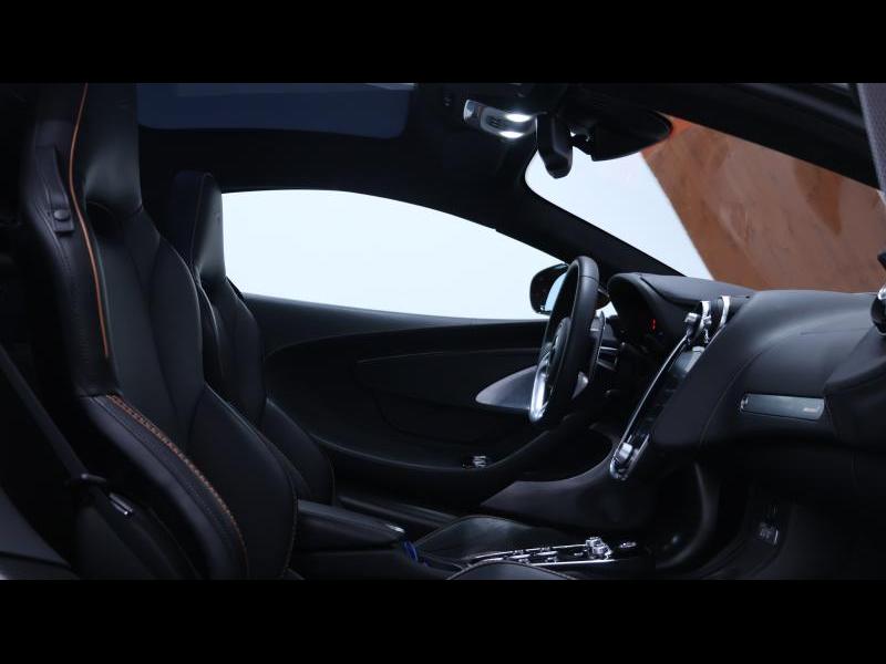 McLaren Qualified Pre-Owned by Louyet