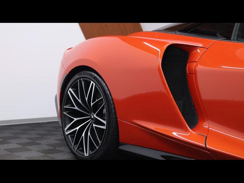 McLaren Qualified Pre-Owned by Louyet