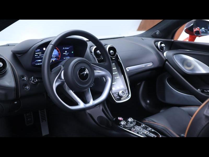 McLaren Qualified Pre-Owned by Louyet