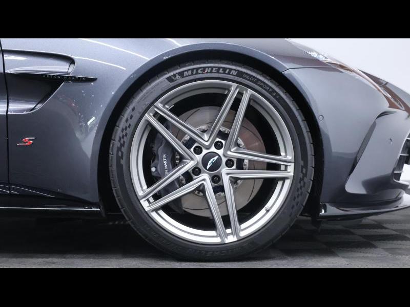 Aston Martin Timeless by Louyet | V8 Vantage