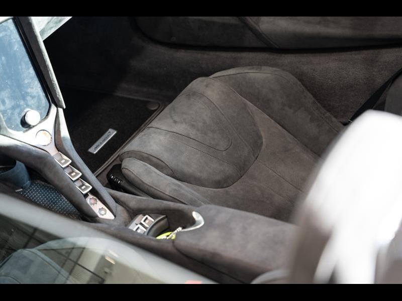McLaren Qualified Pre-Owned by Louyet