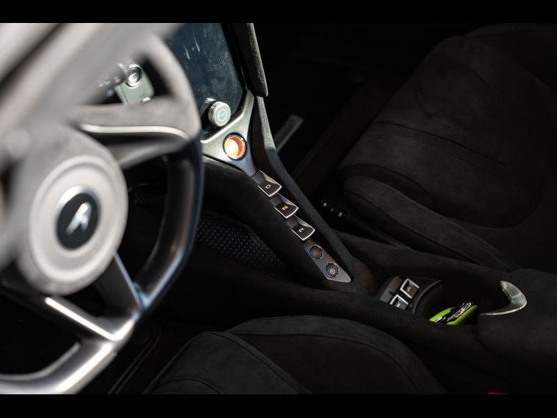 McLaren Qualified Pre-Owned by Louyet