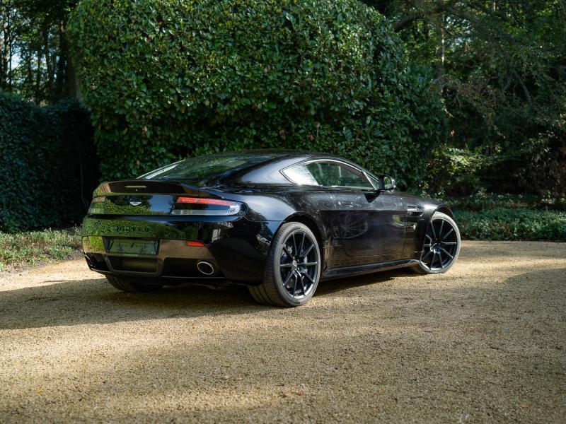 Aston Martin Timeless by Louyet | V12 Vantage