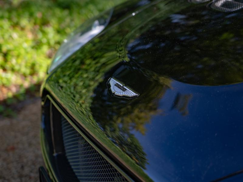 Aston Martin Timeless by Louyet | V12 Vantage