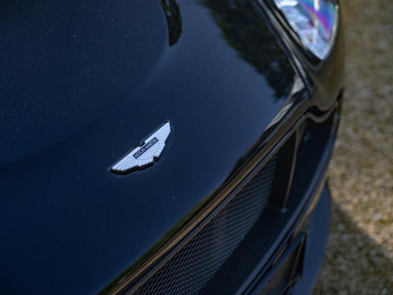 Aston Martin Timeless by Louyet | V12 Vantage