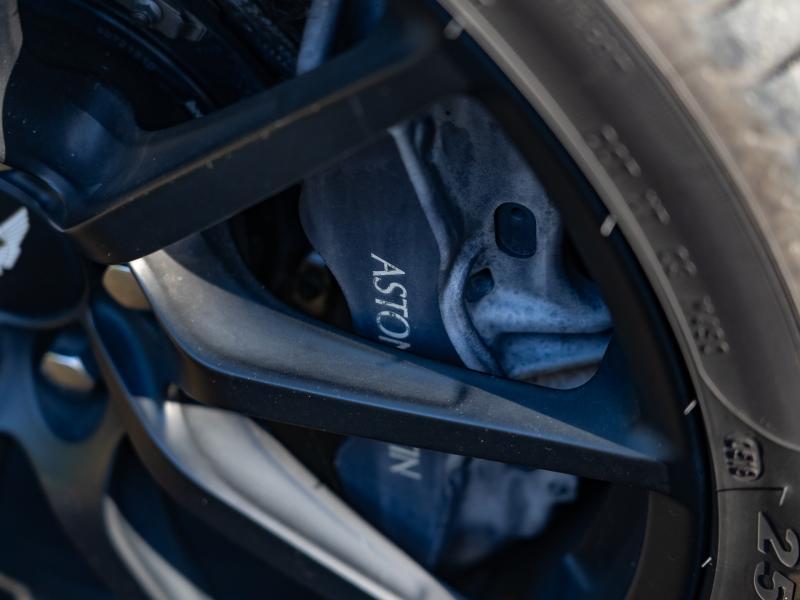 Aston Martin Timeless by Louyet | V12 Vantage