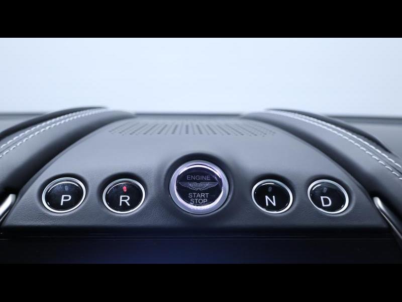 Aston Martin Timeless by Louyet | DBX