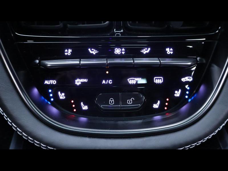 Aston Martin Timeless by Louyet | DBX