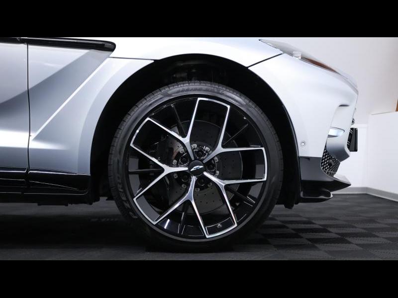 Aston Martin Timeless by Louyet | DBX