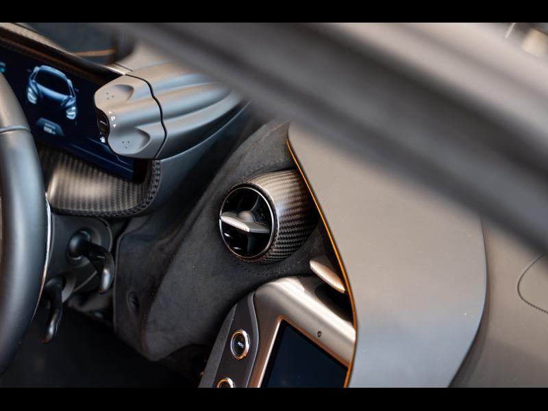 McLaren Qualified Pre-Owned by Louyet
